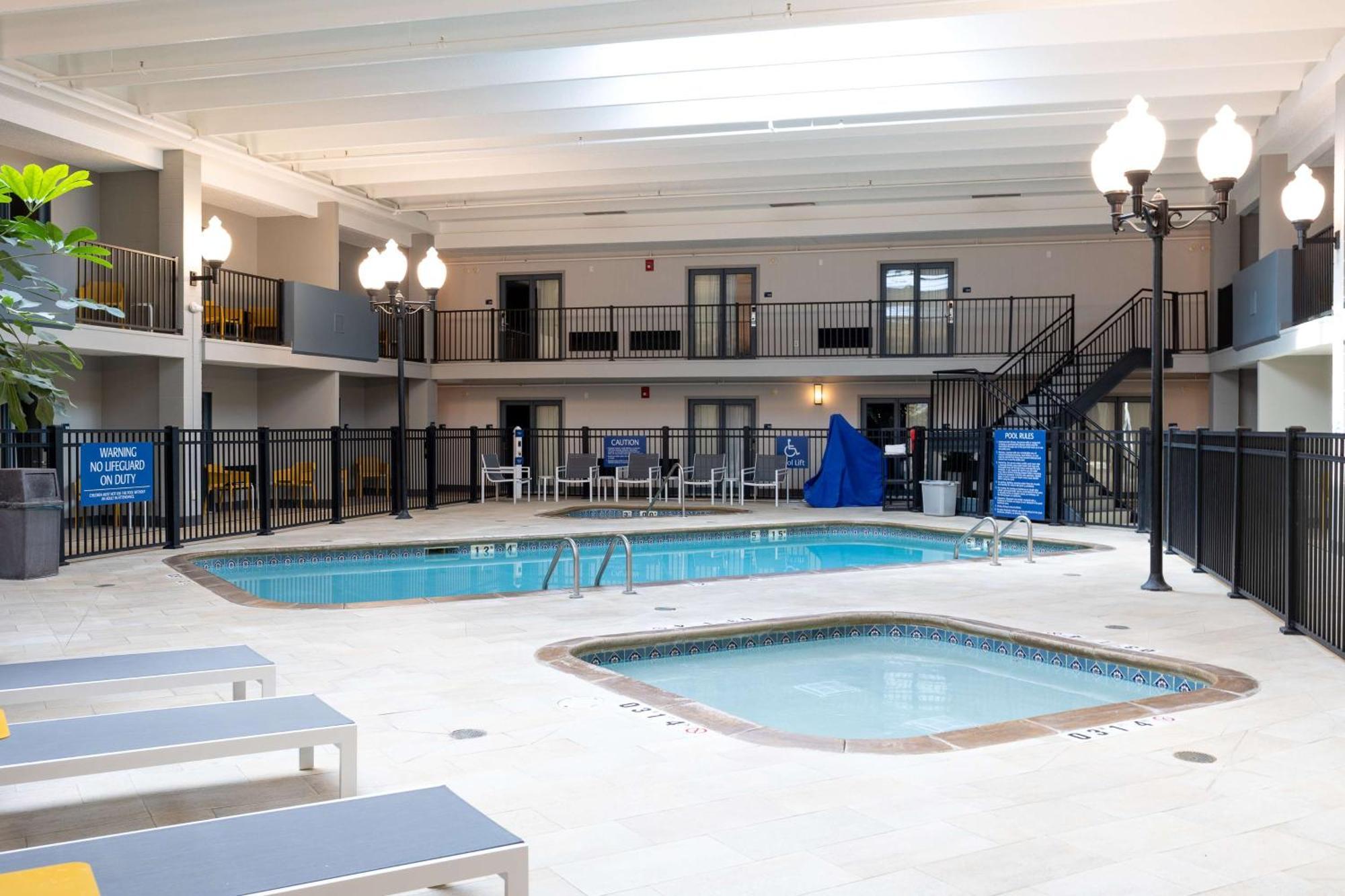 Doubletree By Hilton Austin, Mn Otel Dış mekan fotoğraf